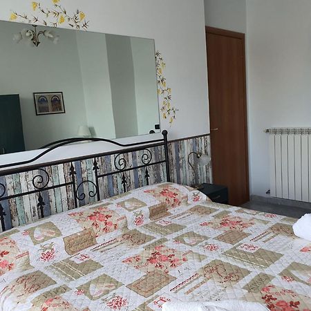 Libro Di Sogni - B&B Letterario Caserta Vecchia Kültér fotó